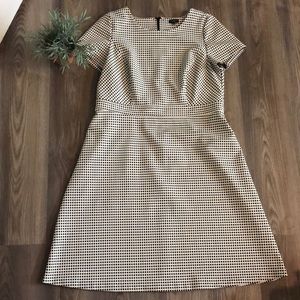 LIKE NEW TALBOTS BLACK AND WHITE CHECKED SHEATH DRESS SIZE 16 BUSINESS OR OFFICE